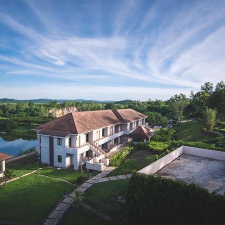 โรงแรม ลีฟวัลเล่ย์ รีสอร์ท หนองหญ้าปล้อง ภายนอก รูปภาพ