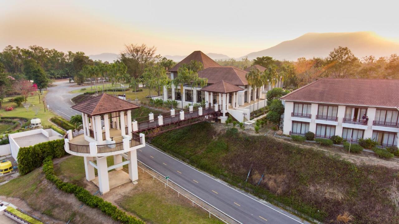 โรงแรม ลีฟวัลเล่ย์ รีสอร์ท หนองหญ้าปล้อง ภายนอก รูปภาพ