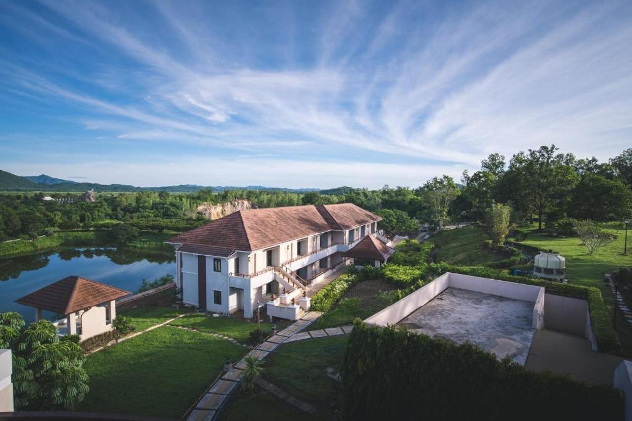 โรงแรม ลีฟวัลเล่ย์ รีสอร์ท หนองหญ้าปล้อง ภายนอก รูปภาพ